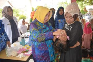 Heriyati Pairin Kunjungi Posyandu Matahari 1