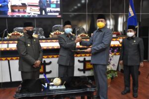 Penandatanganan Keputusan Bersama Raperda Tahun Anggaran 2019