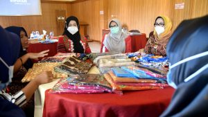 Ketua dan Wakil Ketua Dekranasda Ikuti Rakernas 2021