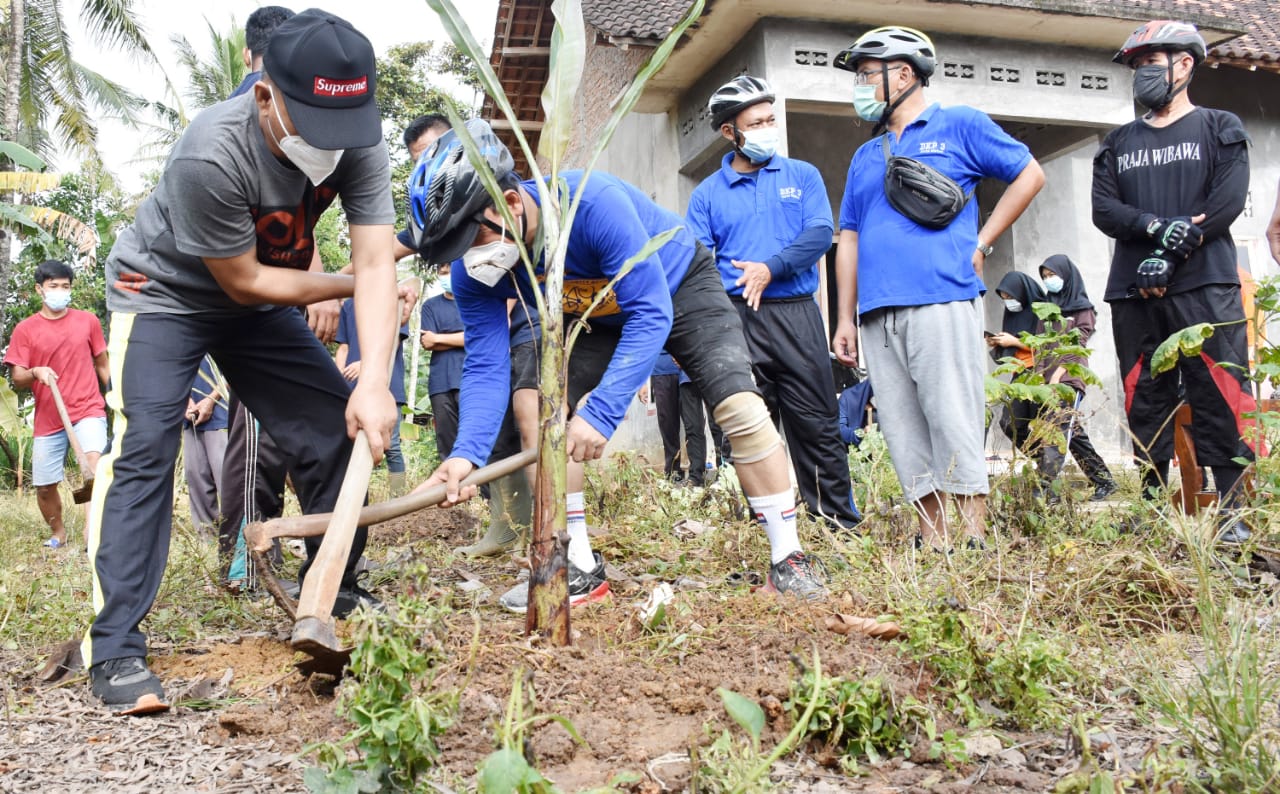 Tanam 1000 Pohon Pisang, Karang Taruna Rejomulyo Dapat Apresiasi