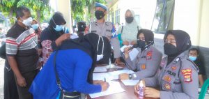 Masyarakat Penuhi Kecamatan Metro Timur Untuk Vaksin Tahap 2