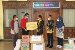 Wahdi Terima Bantuan CSR dari Chandra Departement Store dan SPBU Mulyojati