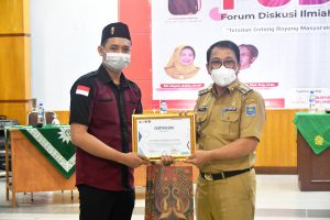 Walikota Metro Wahdi Hadiri Forum Diskusi Ilmiah Masyarakat