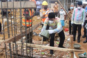 Walikota Metro Lakukan Peletakan Batu Pertama Masjid Nurul Iman