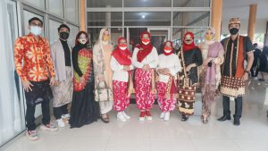 On Show Dekranasda Metro Kenalkan Wastra Lokal