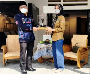 Wahdi Bersama Anggota DPD RI Jihan Kunjungi Rumah Cagar Budaya Dokter Swoning