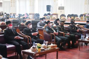 Dalam Rangka HUT Ke-76 RI, Walikota dan Wakil Walikota Bersama Forkopimda Kota Metro Duduk Bersama Mendengarkan Pidato Kenegaraan Presiden RI