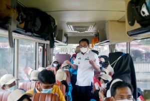 Walikota Metro Lepas Peserta ke Peparpeda Provinsi Lampung