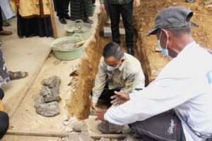 Wakil Walikota Metro Meletakan Batu Pertama Pembangunan Pondok Pesantren Fathul Ulum dan Asrama MI-NU