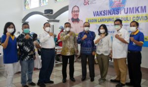 Qomaru Zaman Meninjau Pelaksanaan Vaksinasi di RS Muhammadiyah Metro, Gereja Katolik Santa Maria Metro dan Kelurahan Purwoasri Metro Utara