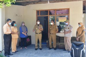 Sekda Kota Metro Hadiri Serah Terima Pelaksanaan Bantuan Rumah Tidak Layak Huni Dari RS Mardi Waluyo Metro