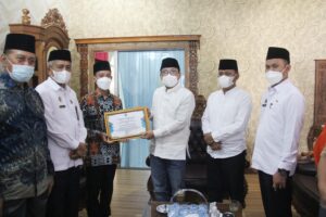 Pemkot Metro Berikan Penghargaan Kepada Peserta Seleksi Tilawatil Qur’an ke-XXVI Tingkat Nasional