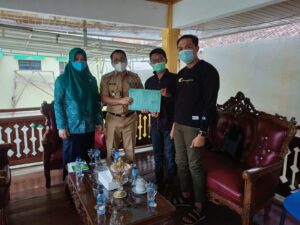 Walikota Metro dan Ketua TP-PKK Metro Dukung Dua Pemuda Metro Ikuti Festival Mural Bhayangkara Tingkat Nasional