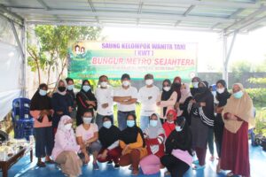 Walikota dan Wakil Walikota Meninjau Kerja Bakti di RT.48 Kelurahan Metro