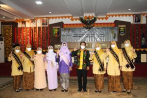 Serah Terima Bunda Literasi dan Pengukuhan Bunda Literasi Kecamatan dan Bunda Paud Kecamatan se-Kota Metro