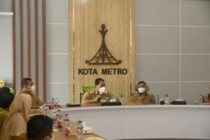 Wahdi dan Qomaru Lakukan Pengarahan dan Sharing Dengan Camat dan Lurah di Wilayah Metro Selatan