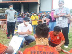 Pemkot Metro Beri Dukungan Penuh Pertandingan Sepak Bola Persikomet Lawan Persilamtim Hingga 1-0