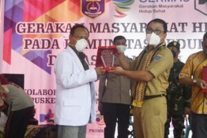 Walikota Wahdi Buka Kegiatan Gerakan Masyarakat Hidup Sehat Pada Komunitas Peduli TBC-HIV Di Masa Pandemi Covid-19