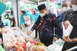 Walikota Metro Launching Pasar Tani