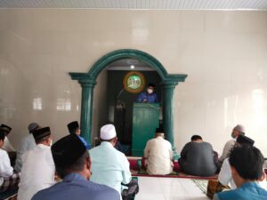 Wahdi Menjadi Khotib Sholat Jumat di Masjid Nurul Iman