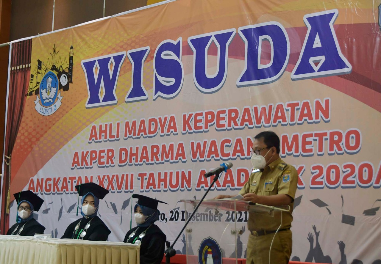 Walikota Hadiri Wisuda Akper Dharma Wacana Metro Angkatan XXVII
