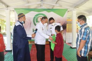 Pemkot Metro Bersama Hijrah TV, Berikan Satunan Untuk Anak Yatim