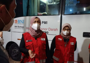 Ketua PMI Kota Metro Menghadiri Donor Darah Keliling di Kampung Kidoel