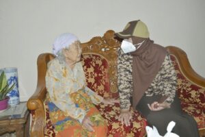 Silfia Naharani Kunjungi Anak Stunting dan Lansia