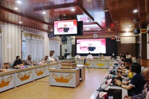 Qomaru Zaman Hadiri Penyerahan Penghargaan Predikat A Pelayanan Publik untuk POLRES Metro