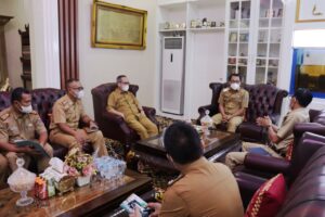 Percepatan SPBE Kota Metro, Wahdi Didamping Kadis Kominfo Lakukan Audiensi