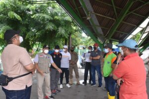 Jumat Bersih, Wahdi Minta OPD Terkait Segera Benahi Lapangan Samber