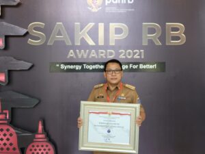 Selamat, Walikota Metro Terima Penghargaan Pelaksana Reformasi Birokrasi Predikat B