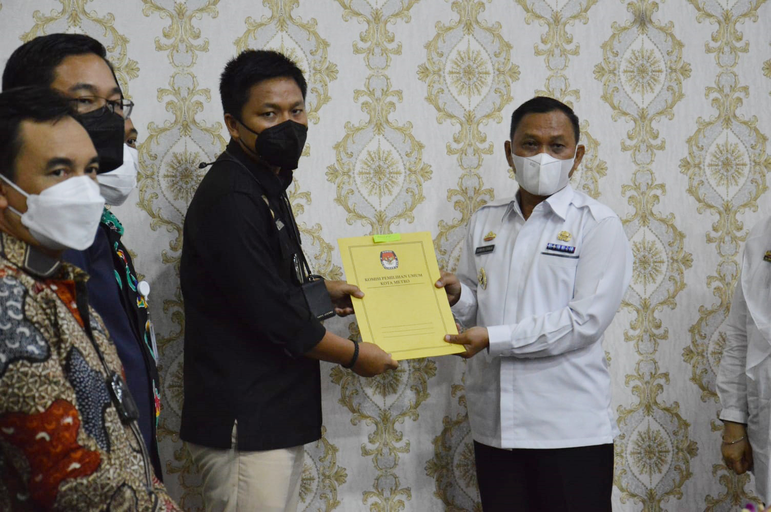 Qomaru Hadiri Penandatanganan dan Serah Terima Naskah Hibah Perjanjian dan Berita Acara Serah Terima Barang Milik Negara