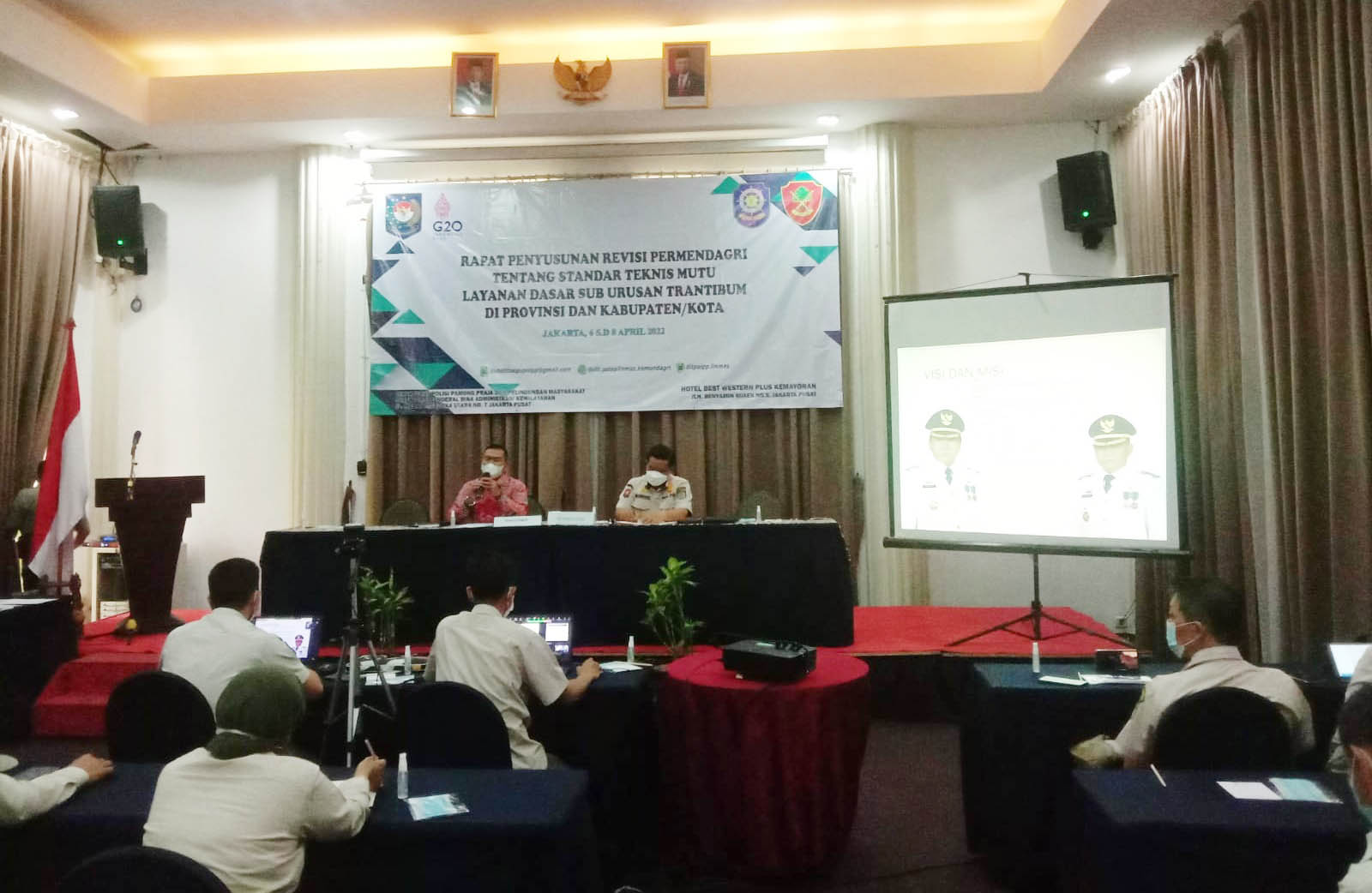 Sekda Kota Metro Paparkan Anggaran dan Fasilitas Satpol PP, pada Rapat Urusan Trantibum di Provinsi dan Kabupaten /Kota