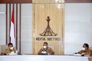 Melalui Zoom Meeting, Wakil Walikota Metro Qomaru Pimpin Rapat Evaluasi Covid-19