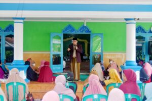 Wahdi Salat Jumat Bersama Warga Di Masjid Al-Barokah, Rejomulyo