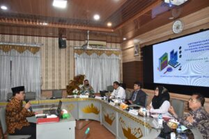 Wahdi Lakukan Sidang Seminar Proposal Tesis Pascasarjana di IAIN Metro