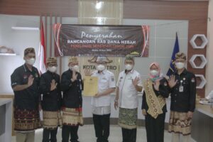 Walikota Metro dan KPU Kota Metro Lakukan Audiensi Serta Penyerahan Rancangan RAB Dana Hibah Pemilihan Serentak Tahun 2024