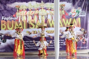 Lomba Tari Junjungan Buat Puun Meriahkan Hari Jadi Kota Metro ke -85