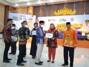 Walikota Metro Wahdi Menutup Festival Bumi Sai Wawai Kota Metro