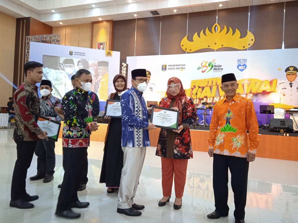 Walikota Metro Wahdi Menutup Festival Bumi Sai Wawai Kota Metro