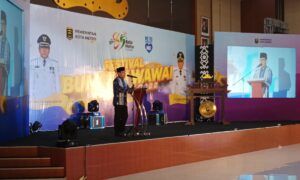 HUT Kota Metro Ke-85, Walikota Metro Wahdi Membuka Festival Bumi Sai Wawai