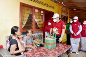 Walikota Metro Ikuti Peringatan HLUN ke-26, Dengan Memberikan Bantuan Lansia