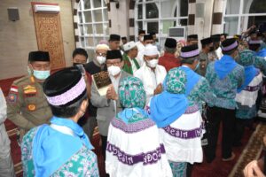 Walikota dan Wakil Walikota Metro Melepas Calon Jamaah Haji Kota Metro Tahun 2022/1443H