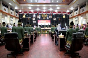 Walikota dan Wakil Walikota Metro Hadiri Sidang Paripurna DPRD Memperingati HUT Kota Metro ke-85