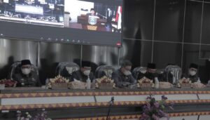 Walikota dan Wakil Walikota Hadiri Rapat Paripurna DPRD Kota Metro Tentang Pandangan Umum Fraksi