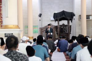 Wahdi Jalani Salat Idul Adha di Masjid Taqwa