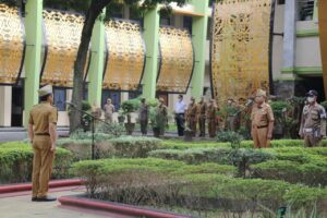 Sekda Kota Metro Pimpin Apel Mingguan Pemerintah Kota Metro