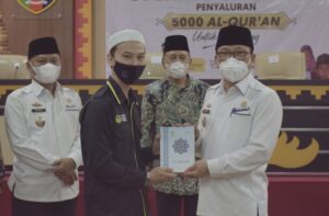 Walikota dan Wakil Walikota Metro Hadiri Opening Ceremony Penyaluran 5000 Al-Qur’an