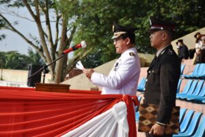 WALIKOTA METRO MENJADI PEMBINA UPACARA PERINGATAN HARI KEMERDEKAAN REPUBLIK INDONESIA YANG KE-77